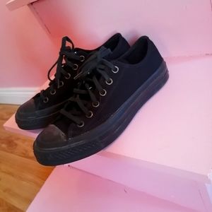 ***SOLD Chuck Taylor Converse Monochrome black Size 8 Women